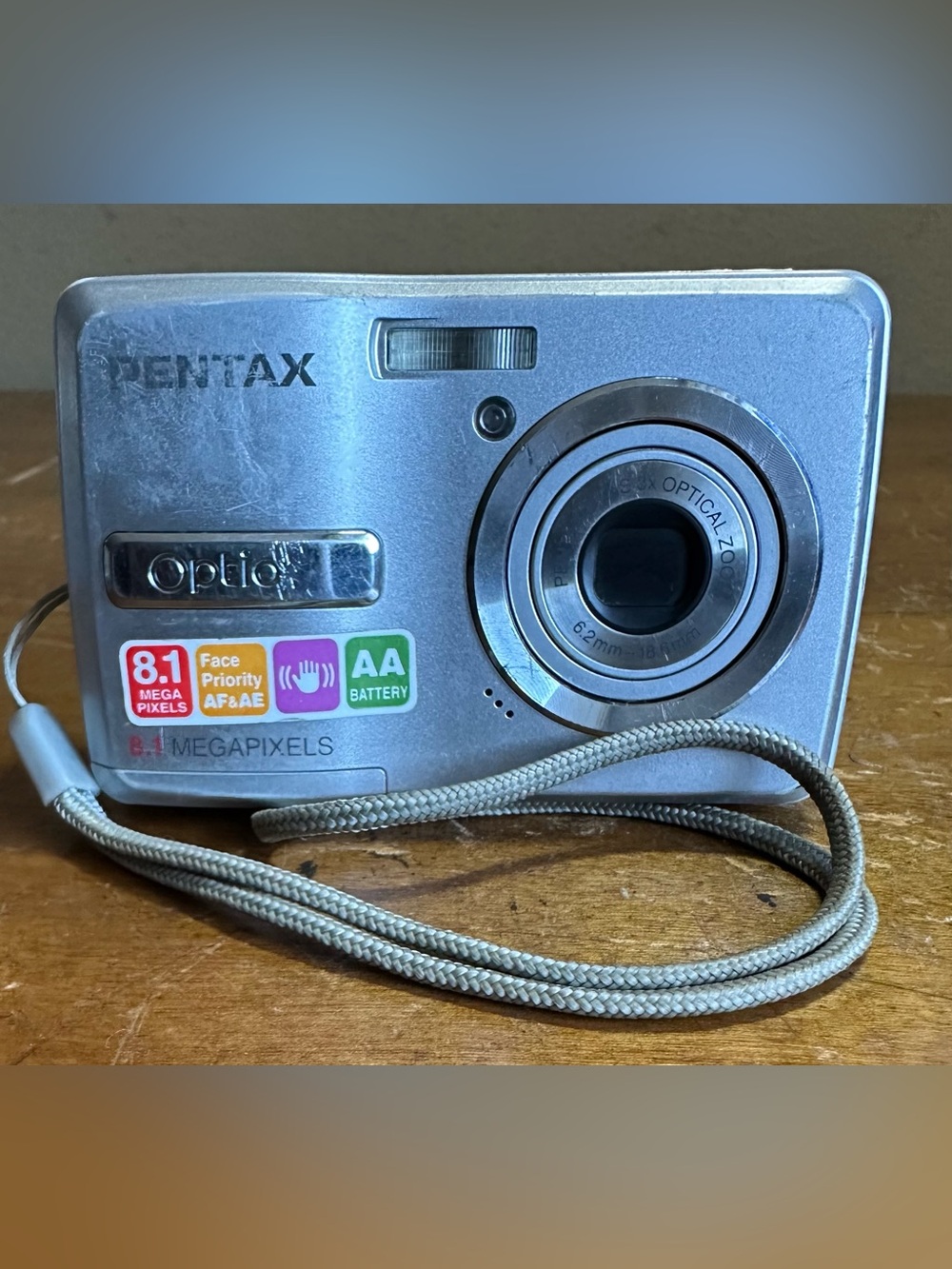 Pentax Optio E40 8.1MP Compact Point & Shoot Digital Camera